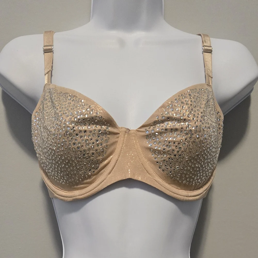 Victoria's Secret Dream Angels Pushup Without Padding Rhinestone Bra, SIZE 34DD - Picture 1 of 12